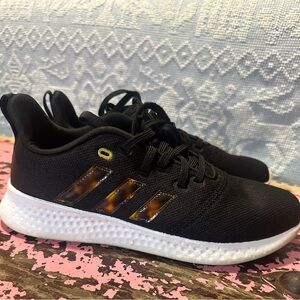 ADIDAS Women’s Black & Tortoise shell tennis shoes sz 9.5 - like new
